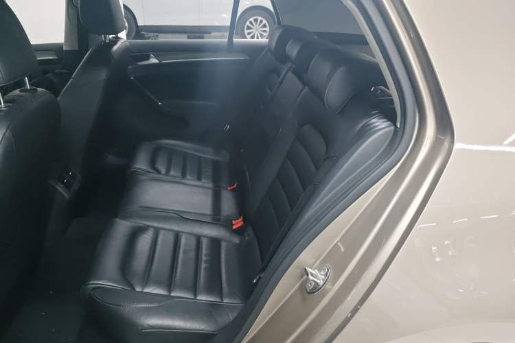 Used Volkswagen Golf 2015 1.4TSI Automatic Luxury Model Left Rear Seat