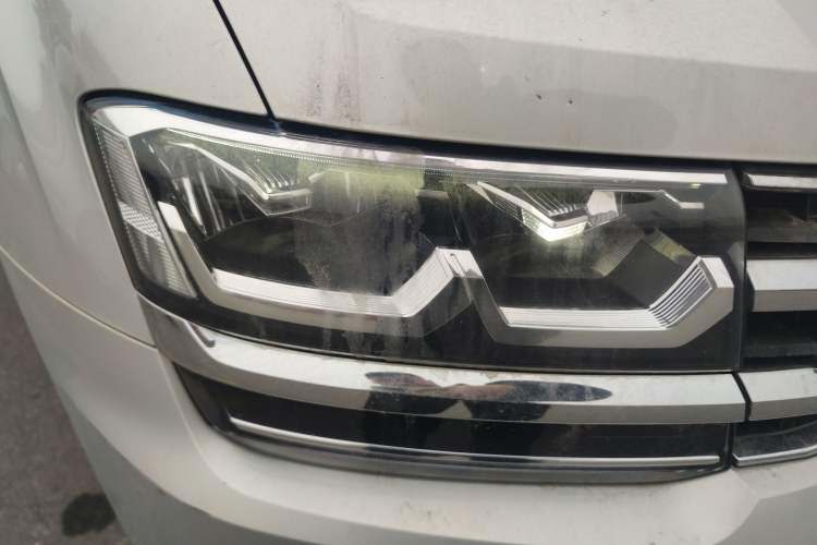 Used Volkswagen Teramont 2017 530 V6 Four-Wheel Drive Luxury Edition Right Front Headlight