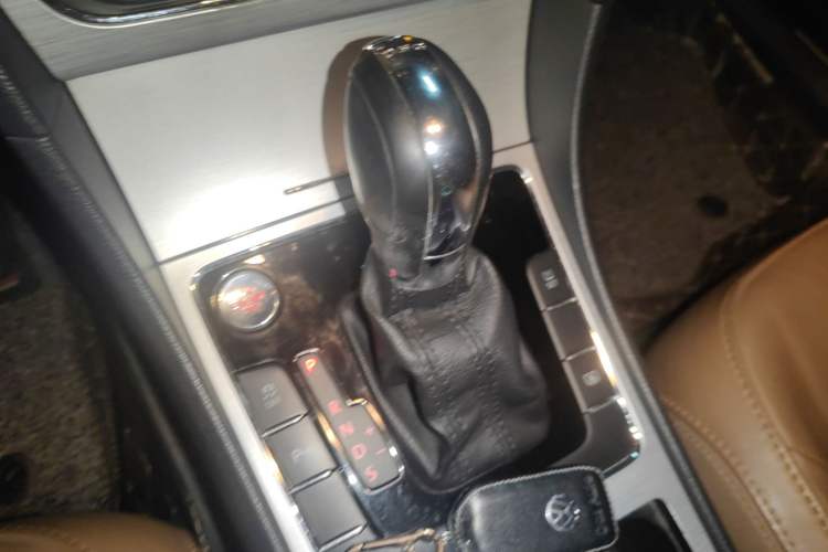 Used Volkswagen Passat 2015 1.8TSI DSG Prestige Edition
