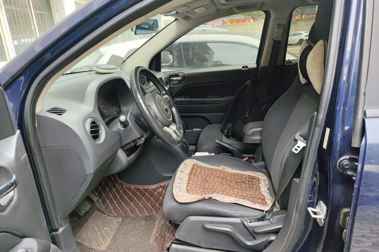 Used Jeep Compass 2012 2.4L four-wheel-drive sport version