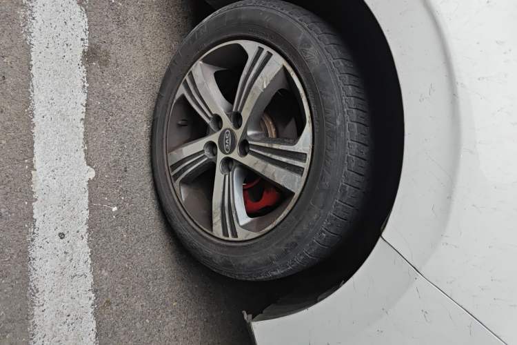 Used JAC Group Refine S2 2018 Smart Drive Edition 1.5L Manual Luxury Smart Model Right Front Wheel Hub