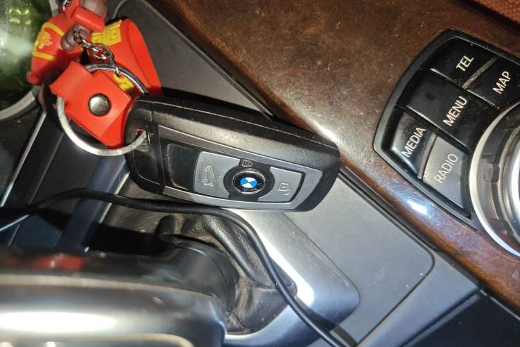 Used BMW 3 Series 2015 320Li Luxury Design Package Premium Edition Vehicle Key