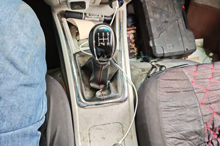 Used Jinbei New Hiace X30L 2022 1.5L Wealth Edition Air-Conditioning-Free Van China VI Standard SWC15M
