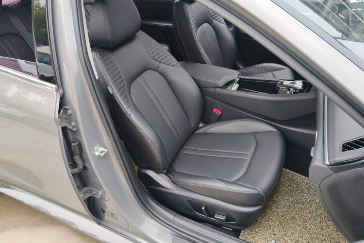 Used Hyundai Sonata 2020 270TGDi DCT GLS Elite Edition Right Front Seat