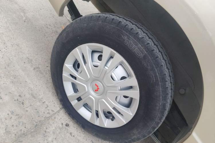 Used Wuling Rongguang 2020 1.2L S Base Model China VI Exterior 5