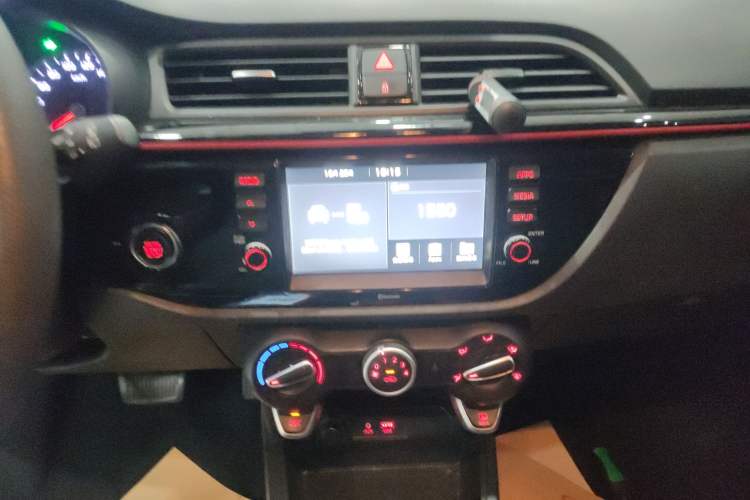 Used Kia KX Cross 2017 1.4L AT GLS
