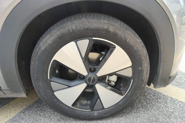 Used BYD Dolphin 2023 420 km Fashion Edition Right Front Wheel Hub