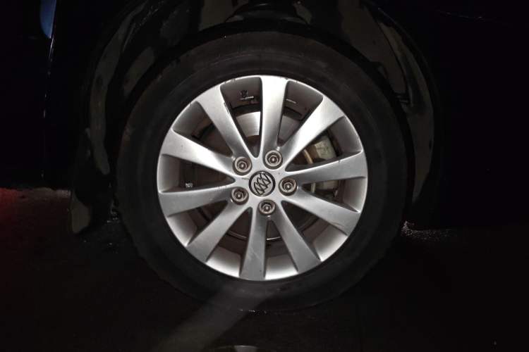 Used Buick GL8 2011 2.4L CT Comfort Edition