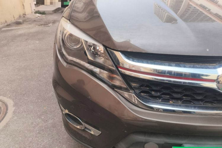 Used BYD S7 2017 2.0T Automatic Prestige Edition Right Front Headlight
