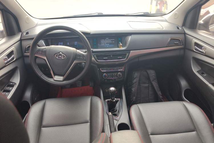 Used CHANGAN KAICHENG Oushang A600 2016 1.5L Manual Luxury 7-Seater Center Console