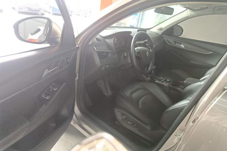 Used BORGWARD BX5 2017 20TGDI Automatic Two-Wheel Drive Pioneer Edition
