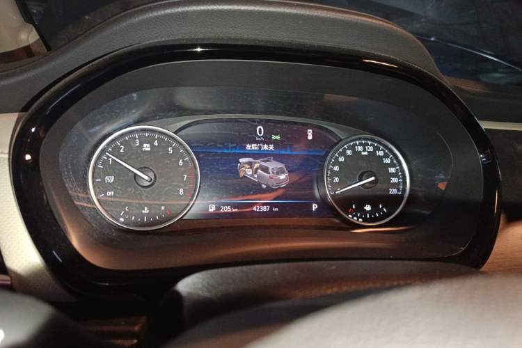 Used Buick GL8 2023 Land Executive Class 652T Smart Luxury Model
