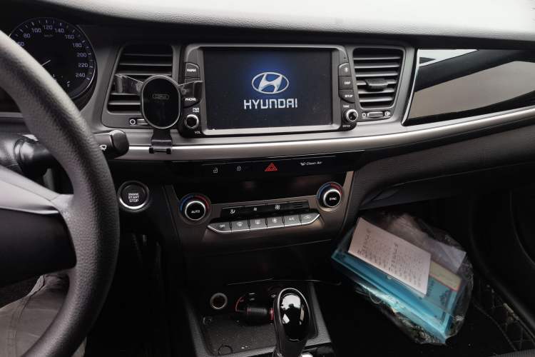Used Hyundai Mistra 2019 1.8L Automatic Smart GLS China VI Standard Audio And AC Panel
