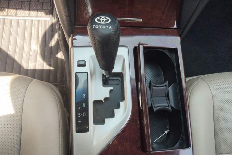 Used Toyota Camry 2012 2.0G Luxury Navigation Edition Gear Lever