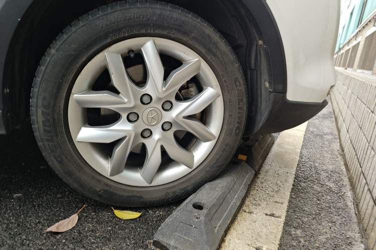 Used JAC Group Refine S3 2014 1.5L CVT Luxury Smart Model Right Front Wheel Hub