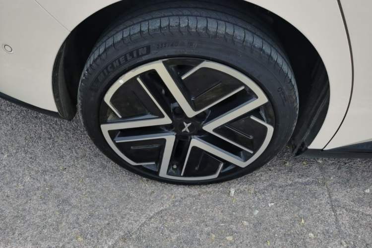 Used XPeng MONA M03 2025 600 with Ultra-Long Range Max Right Rear Wheel Hub