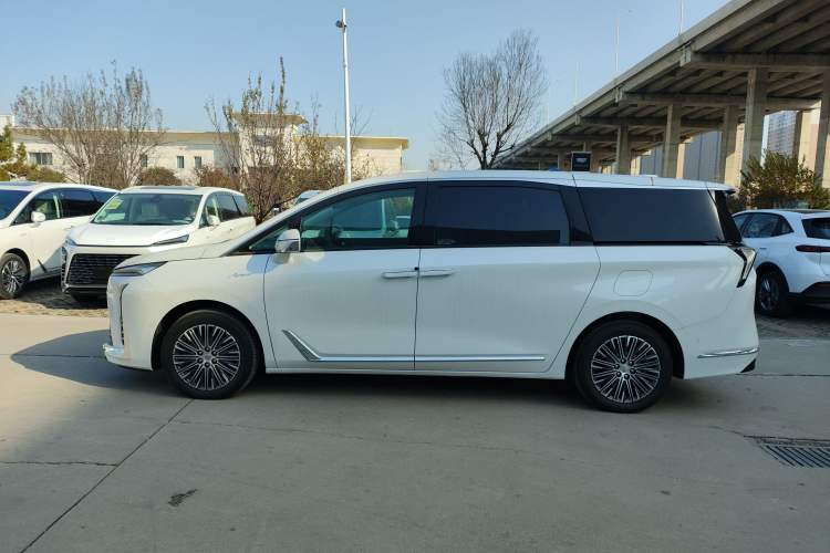 Used Buick GL8 New Energy 2024 Lu Zun Luxury Edition 7-Seater