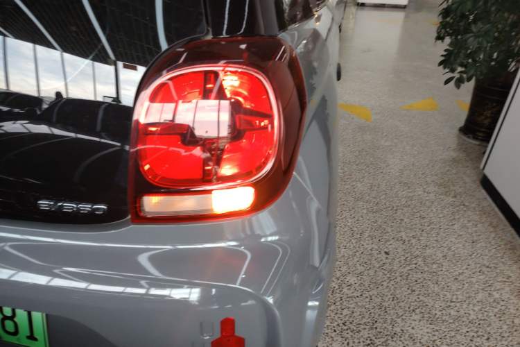 Used Roewe Clever 2021 302 km New Four-Seater Super-Efficient Version
