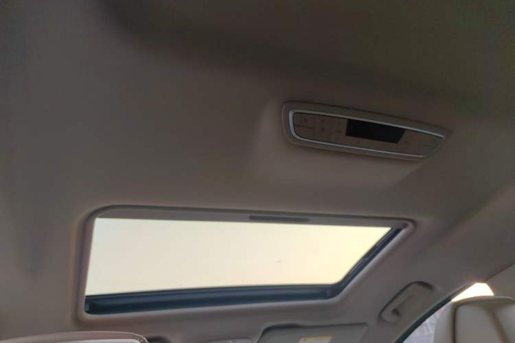 Used Buick GL8 2017 ES 28T Premium Version China V Standard Headliner