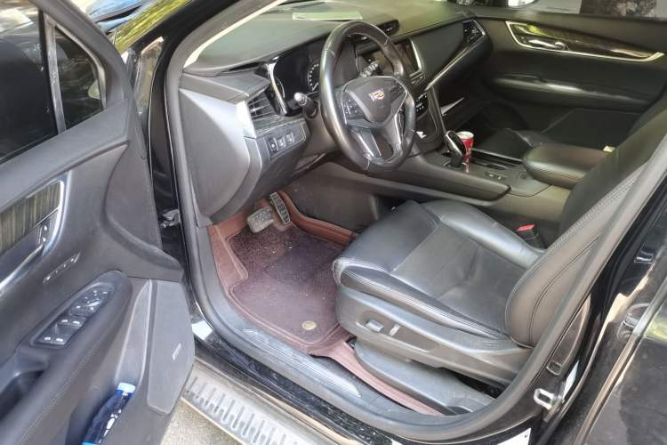 Used Cadillac XT5 2017 Anniversary Edition 25T Luxury Model
