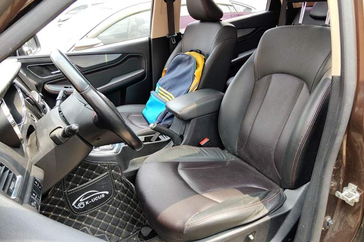 Used Baojun 560 2016 1.8L iAMT Luxury Model Left Front Seat