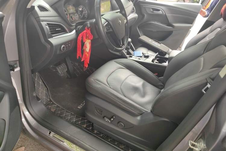 Used BORGWARD BX7 2016 28T Two-Wheel Drive Luxury Version 5 Seats
