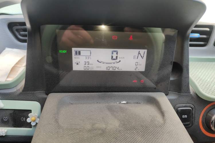 Used Wuling Hongguang MINIEV 2022 Easy Version Lithium-NMC Odometer Close Up