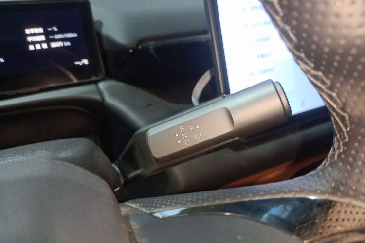 Used AION V 2024 Aion Tyrannosaurus 650 Smart Premium Edition