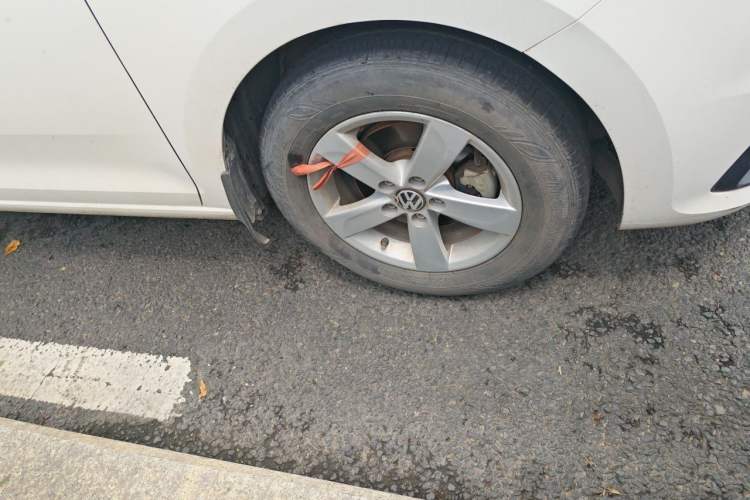 Used Volkswagen Santana 2016 1.6L Manual Fashion Edition Exterior 1