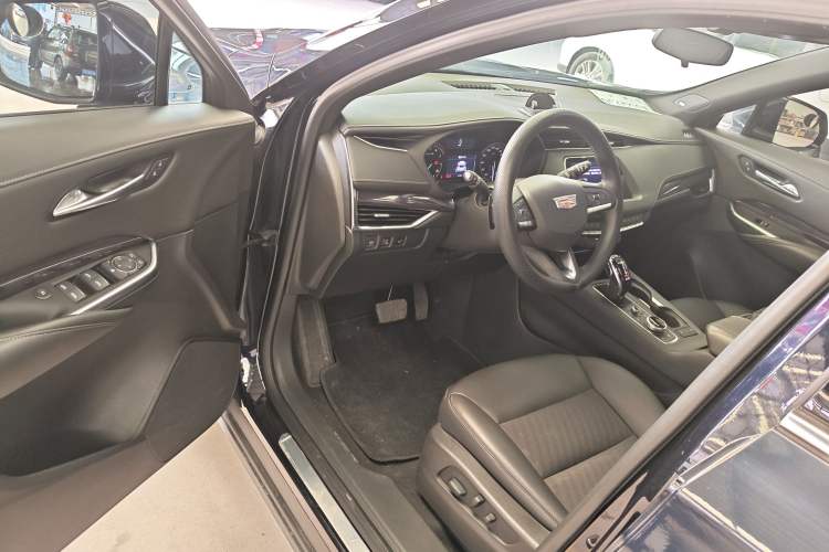 Used Cadillac XT4 2021 28T Two-Wheel Drive Tech Edition
