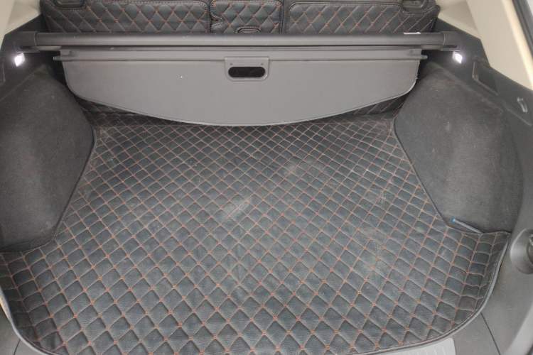 Used Cadillac XT5 2016 25T Luxury Model Trunk