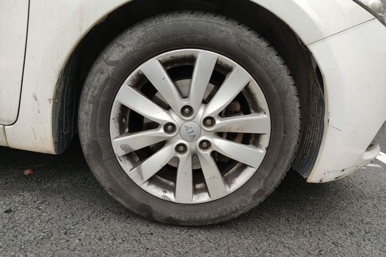 Used Kia K3 2015 1.6L Manual GLS Right Front Wheel Hub