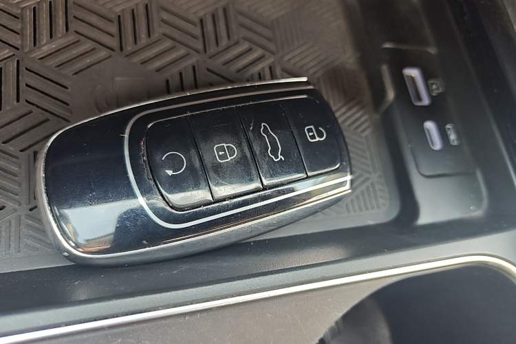 Used Chery Tiggo 8 PLUS 2024 Champion Edition 290TGDI DCT Deluxe Version 5-Seater
