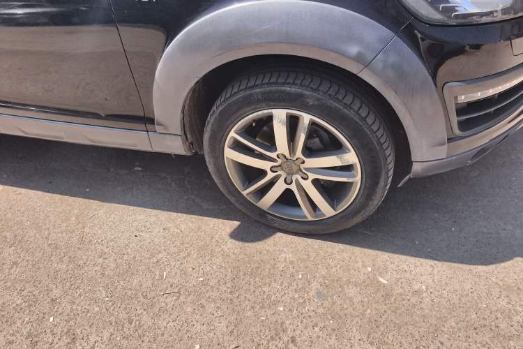 Used Audi Q7 2014 40 TFSI off-road version Right Front Wheel Hub