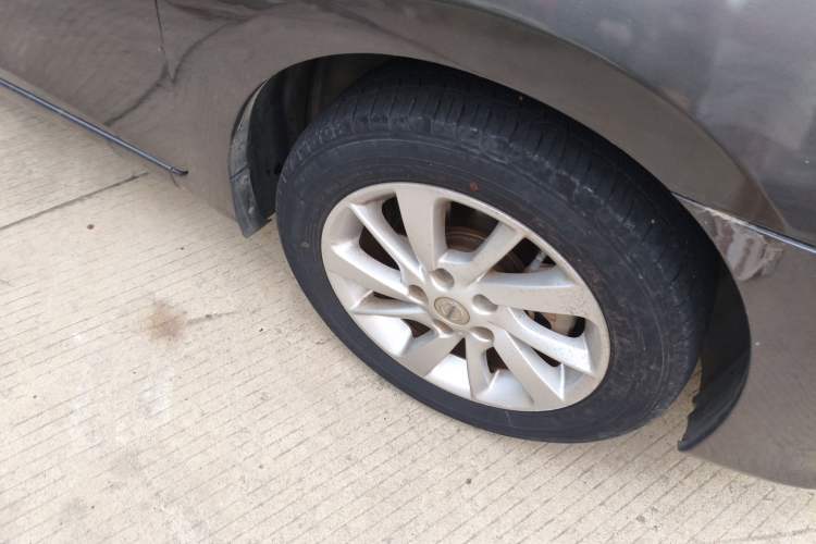 Used Nissan Sylphy 2012 1.8XL CVT Luxury Edition Right Front Wheel Hub