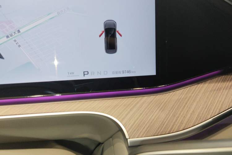 Used Denza N9 2025 Flagship Model Odometer Close Up