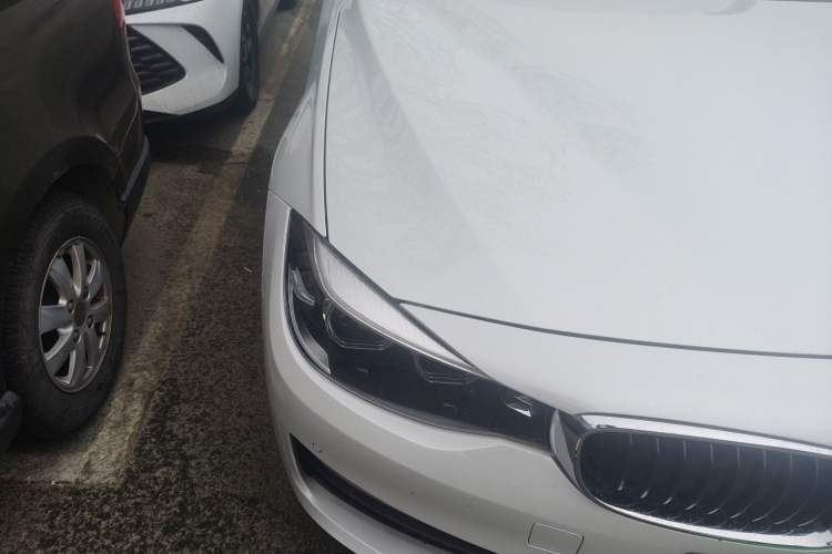 Used BMW 3 Series GT 2019 320i Sport Edition Right Front Headlight