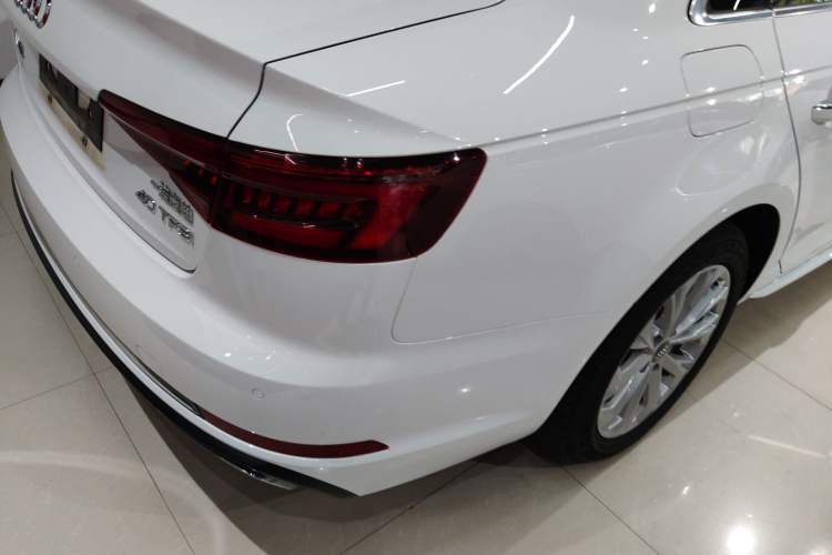 Used Audi A4L 2018 30th Anniversary Edition 40 TFSI Trendy Model Exterior 3