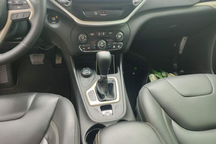 Used Jeep Cherokee 2016 2.4L Professional Edition