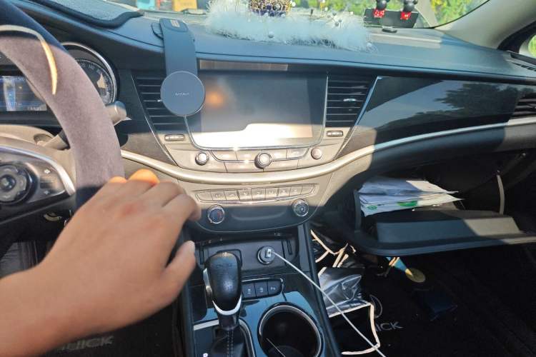 Used Buick Verano 2017 Sedan 20T Dual-Clutch Leading Model
