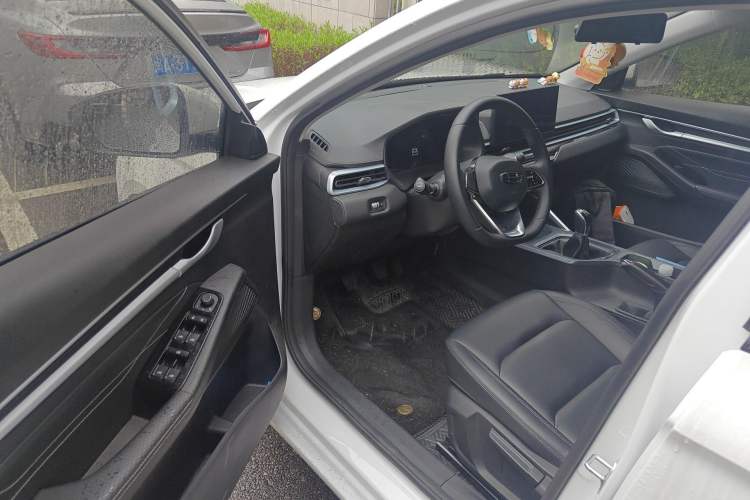 Used Geely Auto Emgrand 2025 4th Generation 1.5L Manual – Dragon Edition