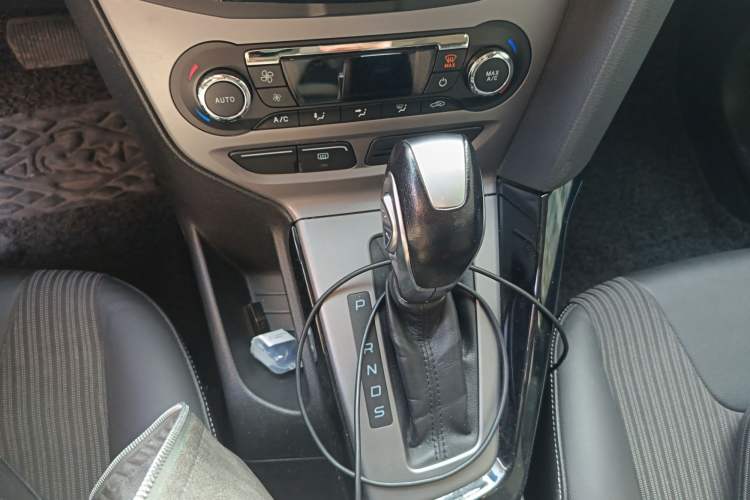 Used Ford Focus 2012 Sedan 1.6L Automatic Fashion Edition
