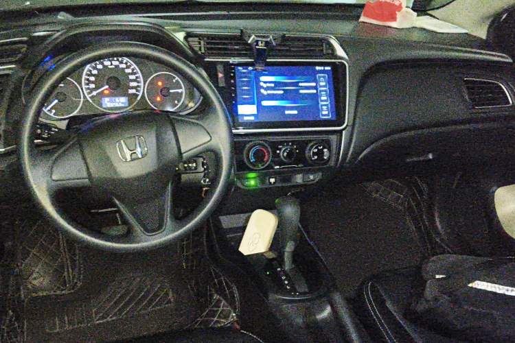 Used Honda City 2019 1.5L CVT Comfort Version Center Console