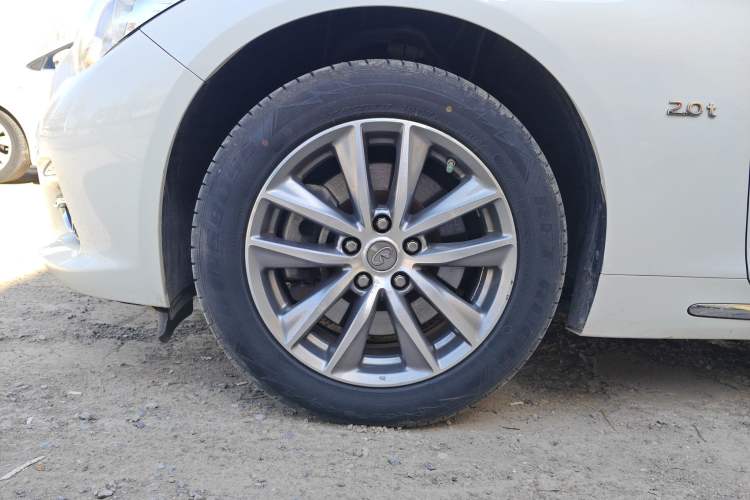 Used Infiniti Q50L 2016 2.0T Comfort Edition
