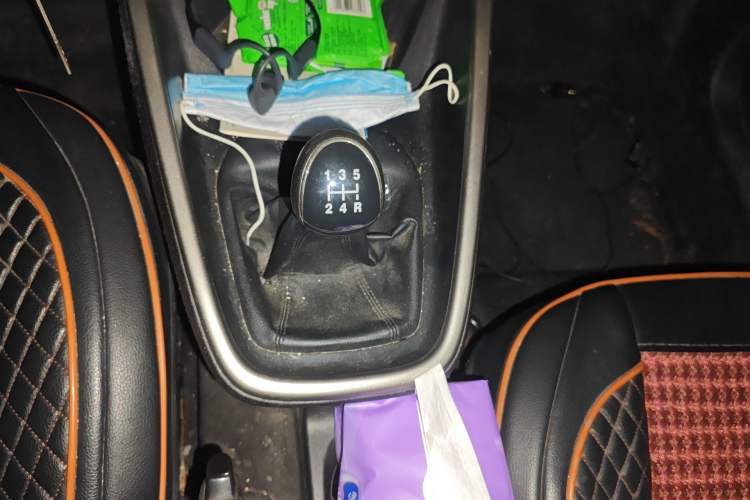 Used Ford Escort 2015 1.5L Manual Fashion Edition Gear Lever