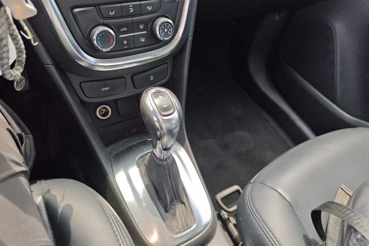 Used Buick Encore 2015 1.4T Automatic Two-Wheel Drive Urban Elite Version Gear Lever