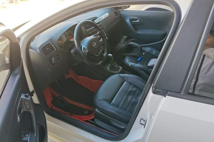 Used Volkswagen Polo 2016 1.6L Automatic Comfort Model Driver Seat