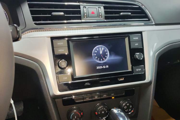 Used Volkswagen Lamando 2019 230TSI DSG Fashion Edition China VI
