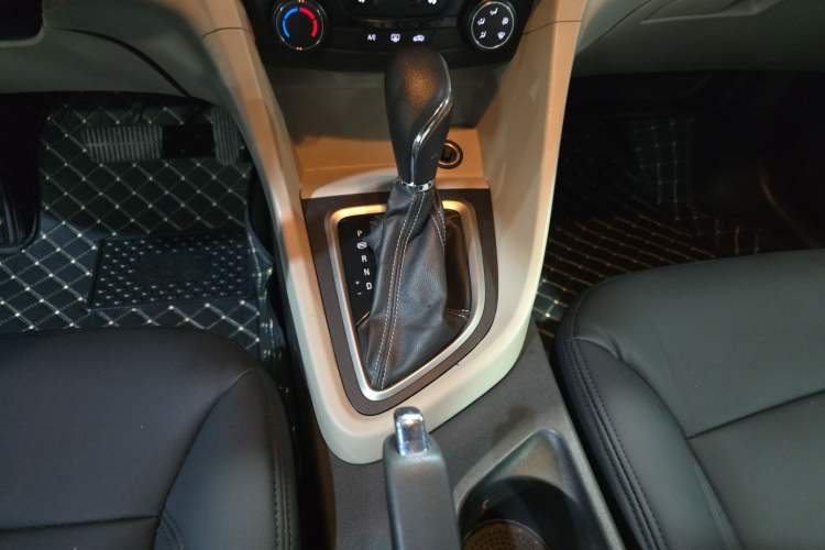 Used Buick GT 2015 15N Automatic Elite Version Gear Lever