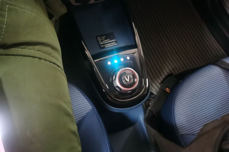 Used CHANGAN OSHAN Benni E-Star 2021 National Edition Colorful Version Lithium Iron Phosphate (31.95 kWh) Gear Lever